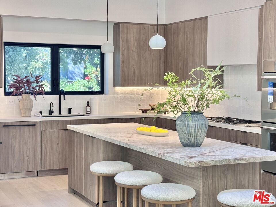 Photo of Listing #25609645