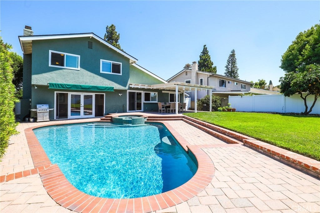 Photo of Listing #OC25245691