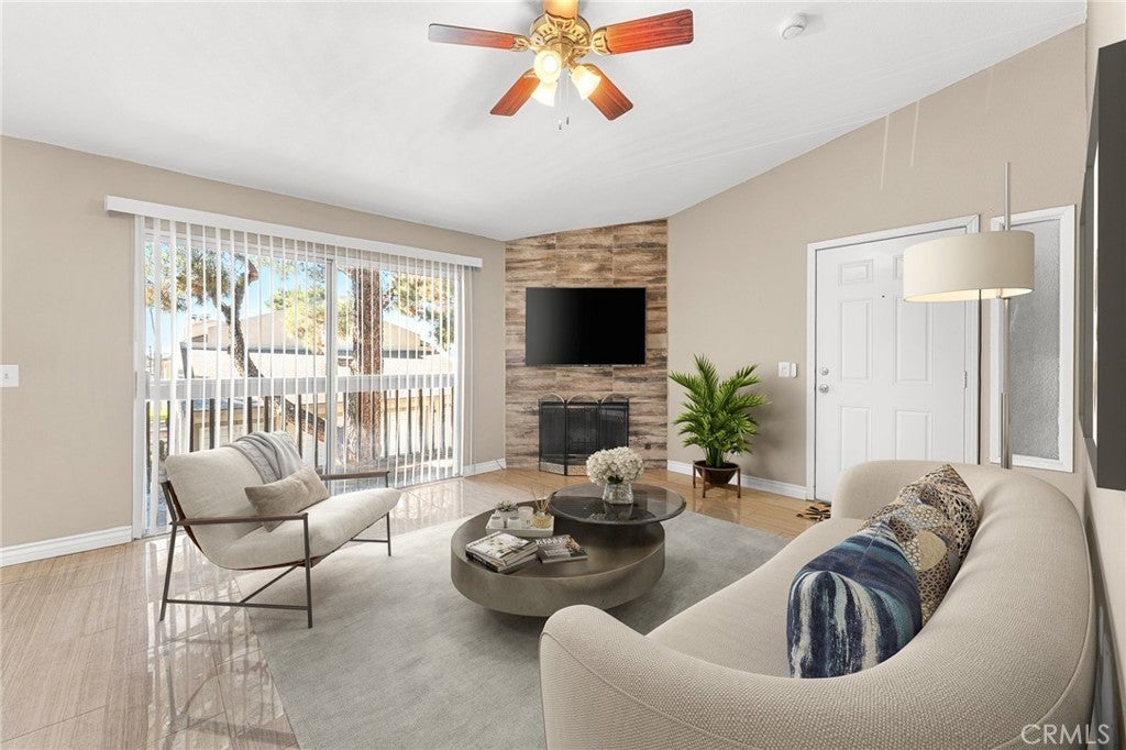 Photo of Listing #IV25245701