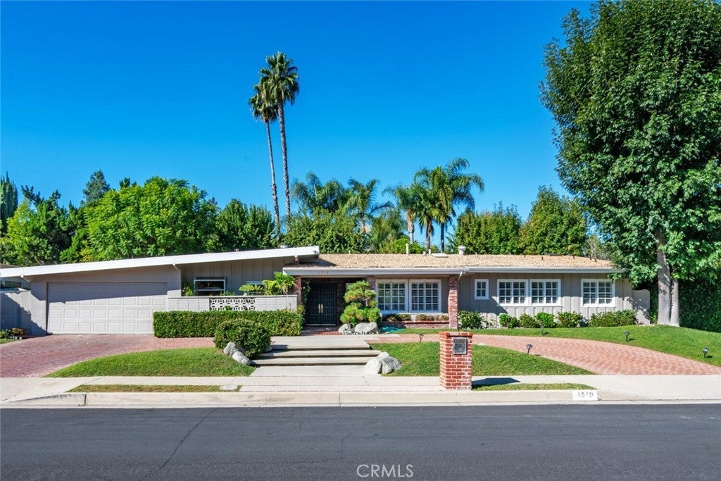 Photo of Listing #SR25242440