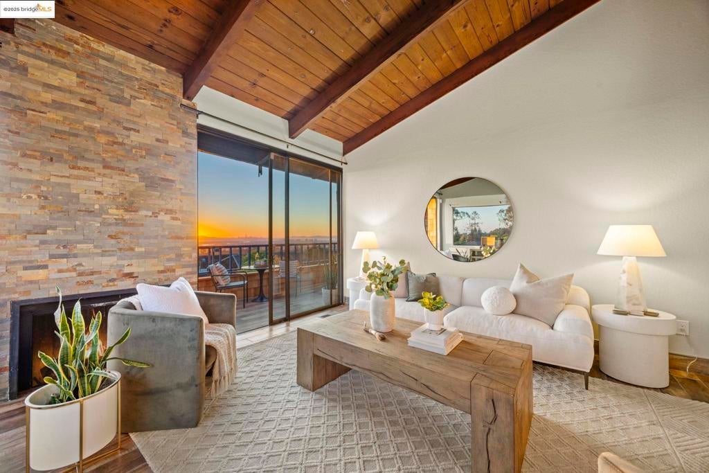 12 Sereno Cir, Oakland