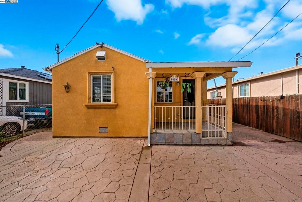 Photo of Listing #41115593