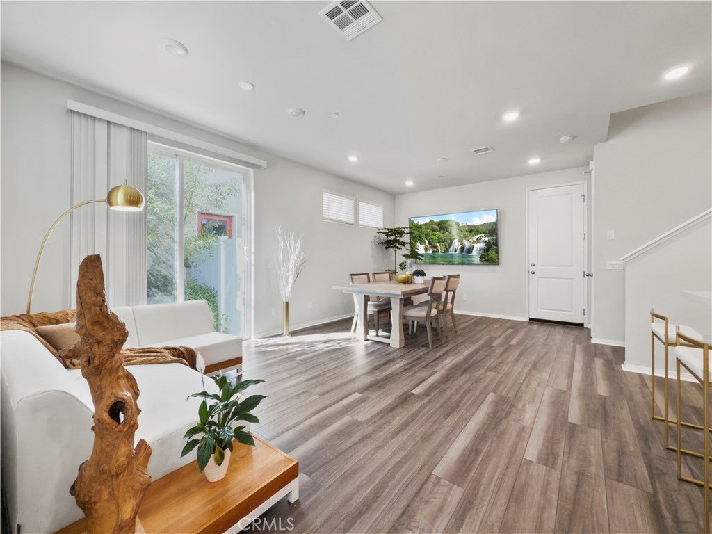 Photo of Listing #NP25243499