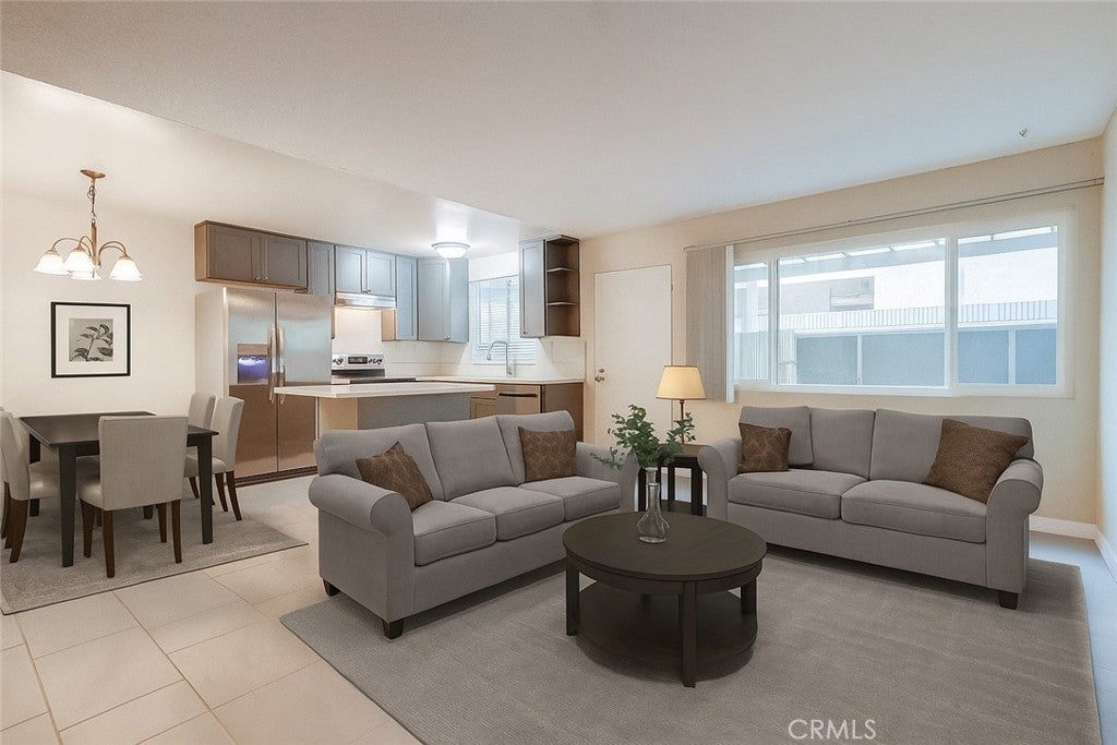 21607 Juan 39, Hawaiian Gardens