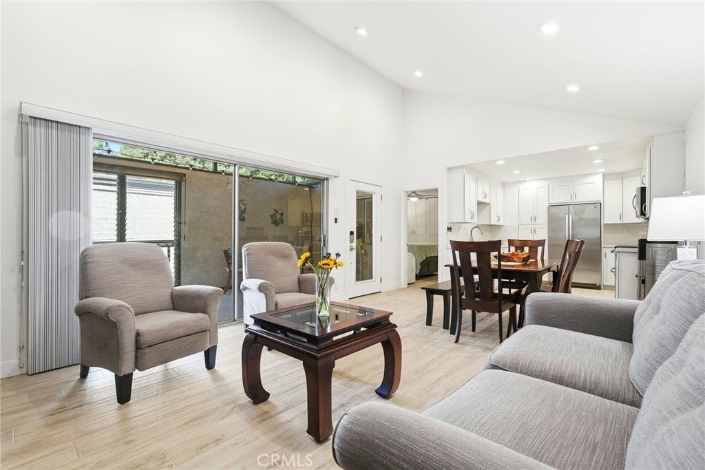 Photo of Listing #OC25245707