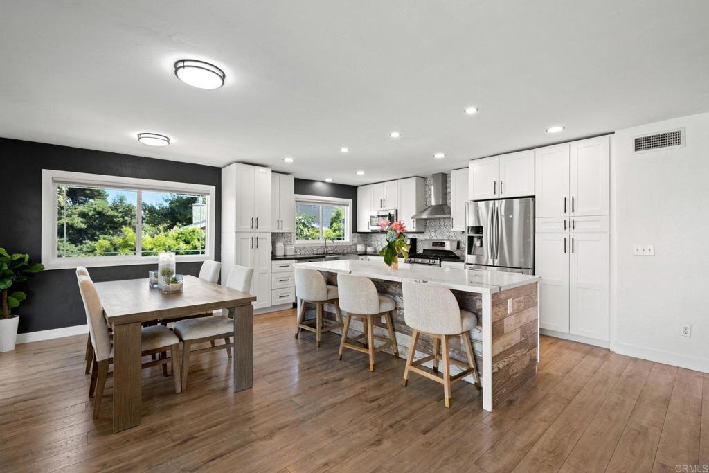 Photo of Listing #PTP2508046