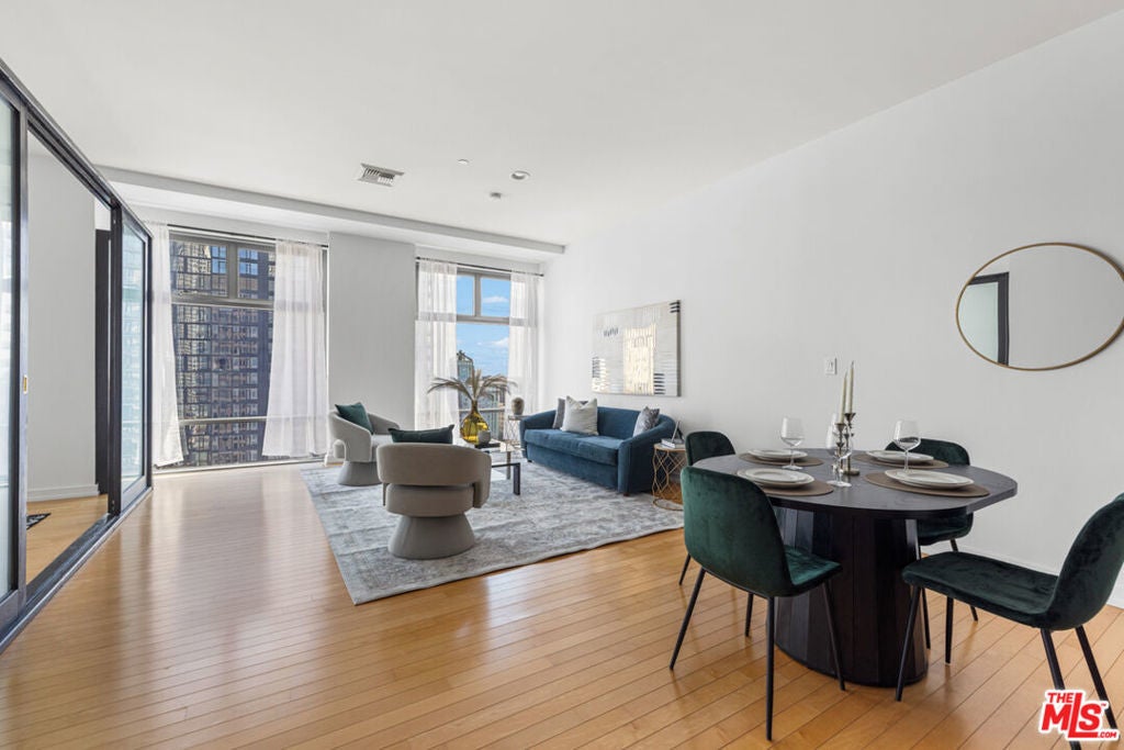 Photo of Listing #25609239