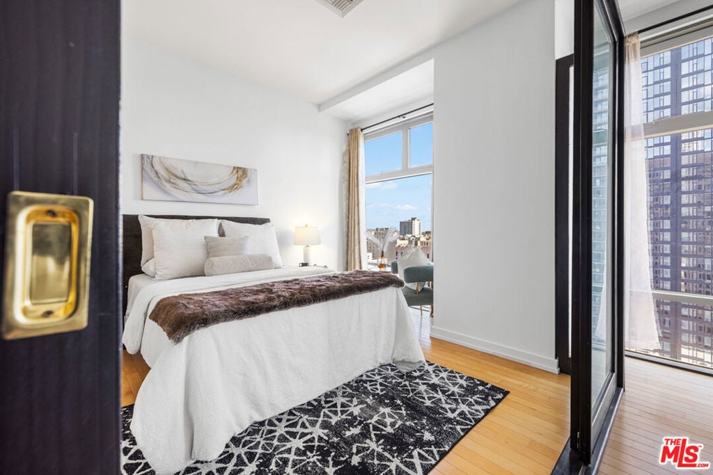 Photo of Listing #25609239