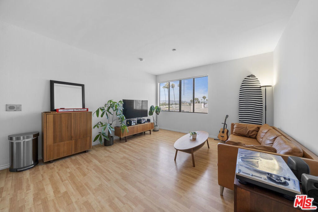 Photo of Listing #25608683