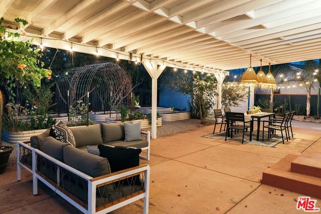 14135 Glamis Street, Arleta