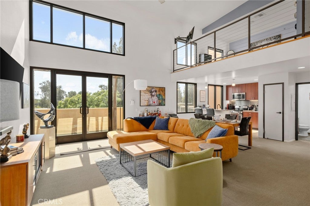 101 Mission Boulevard # 305, Pomona