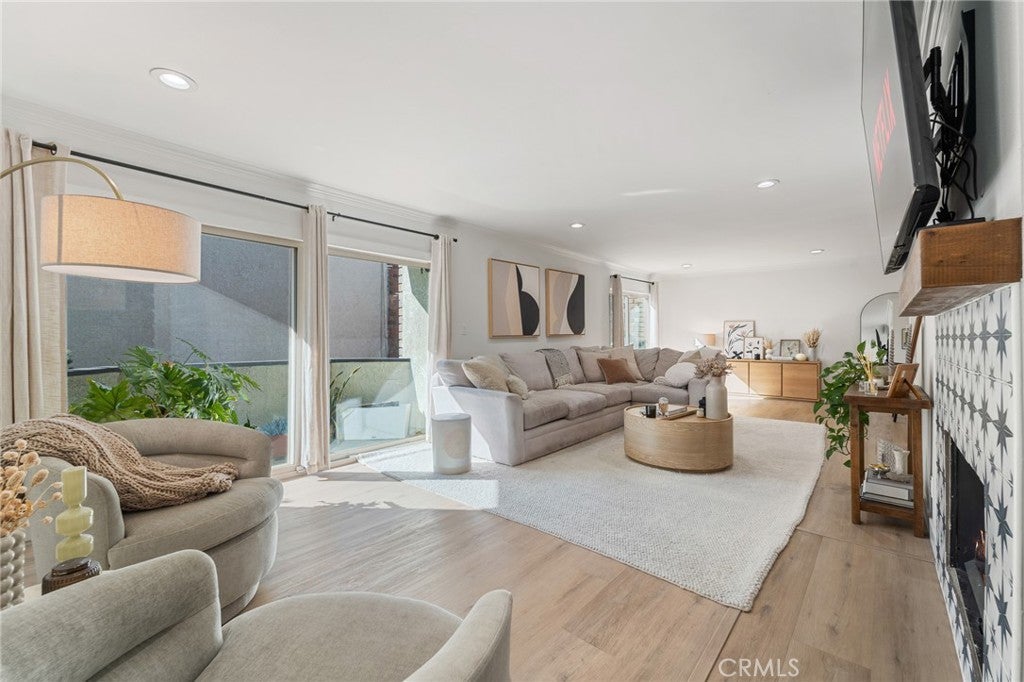 5440 Lindley # 201, Encino