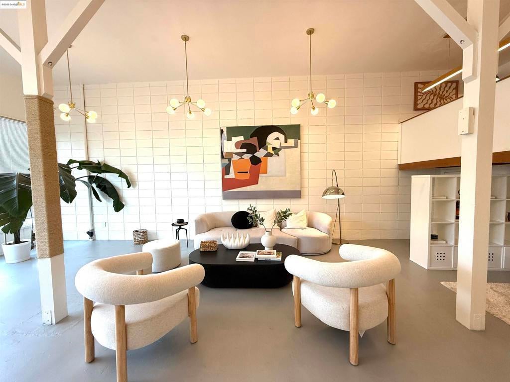 Photo of Listing #41115681