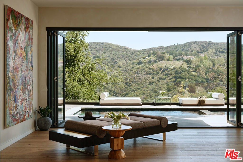 Photo of Listing #25609225