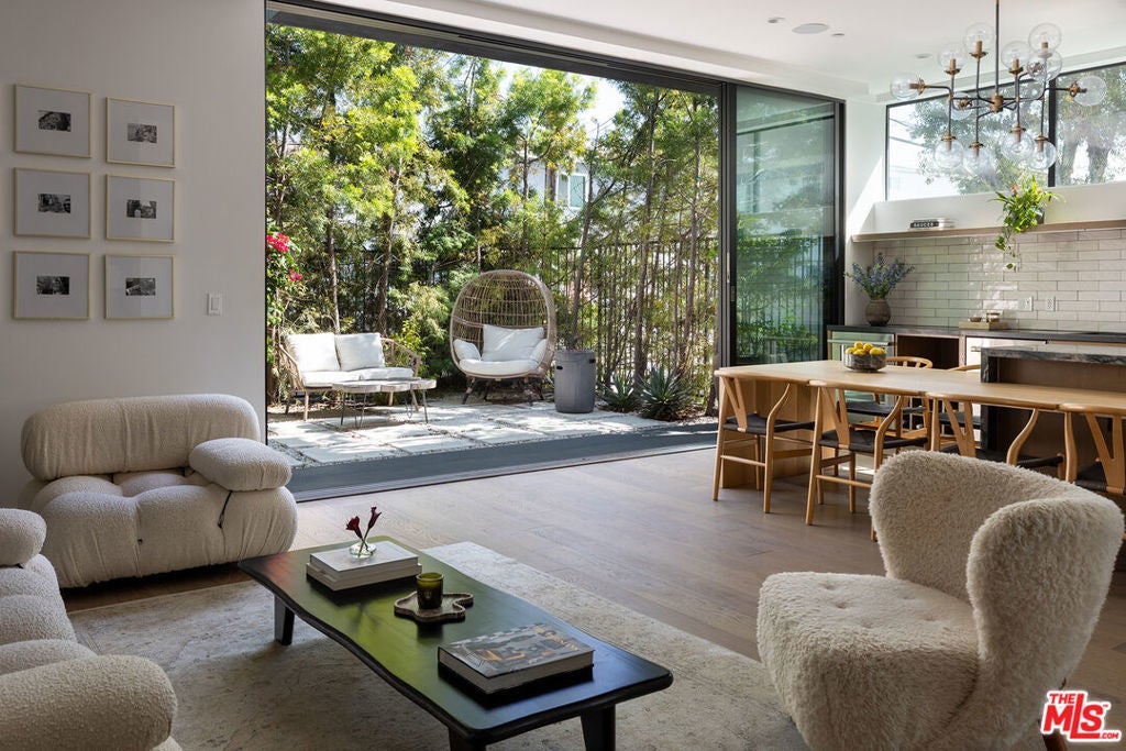 Photo of Listing #25610281