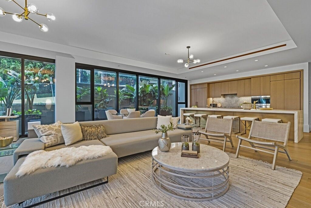 Photo of Listing #PV25229659