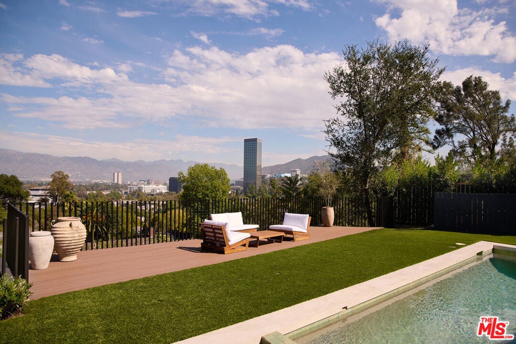 Photo of Listing #25610131