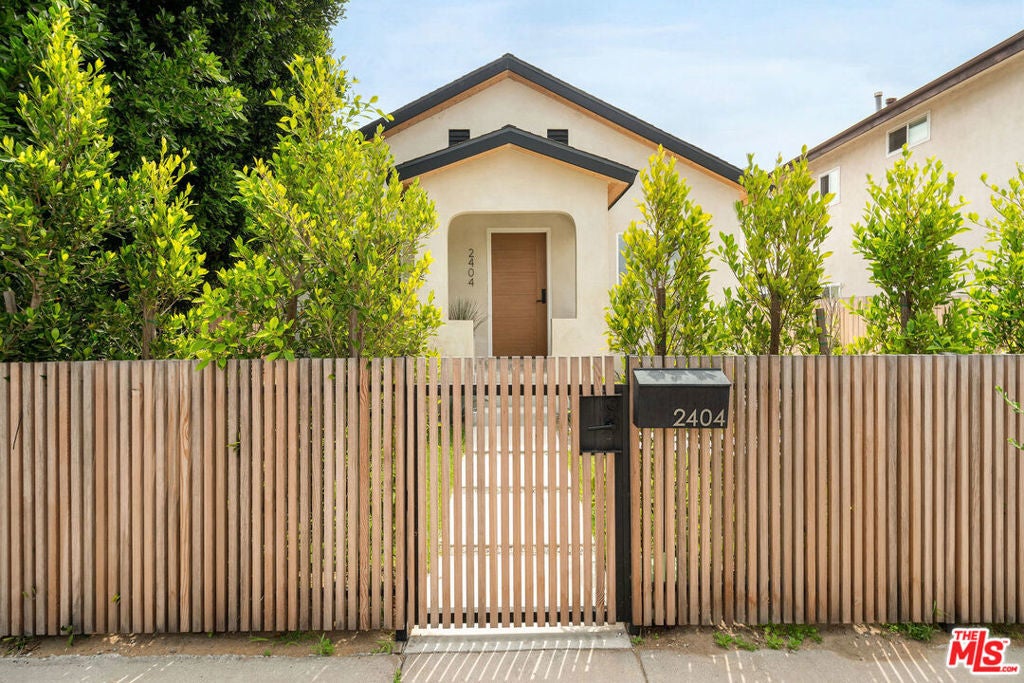 Photo of Listing #25610399