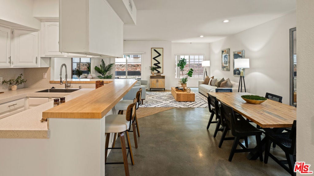 Photo of Listing #25610249