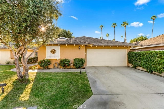 393 Gran Via, Palm Desert