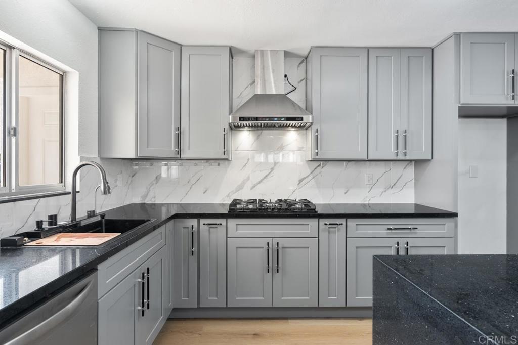 Photo of Listing #PTP2508076