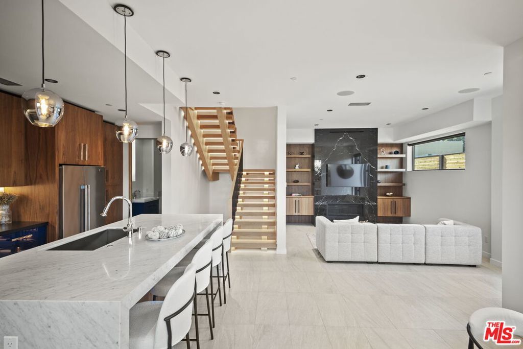 Photo of Listing #25609561