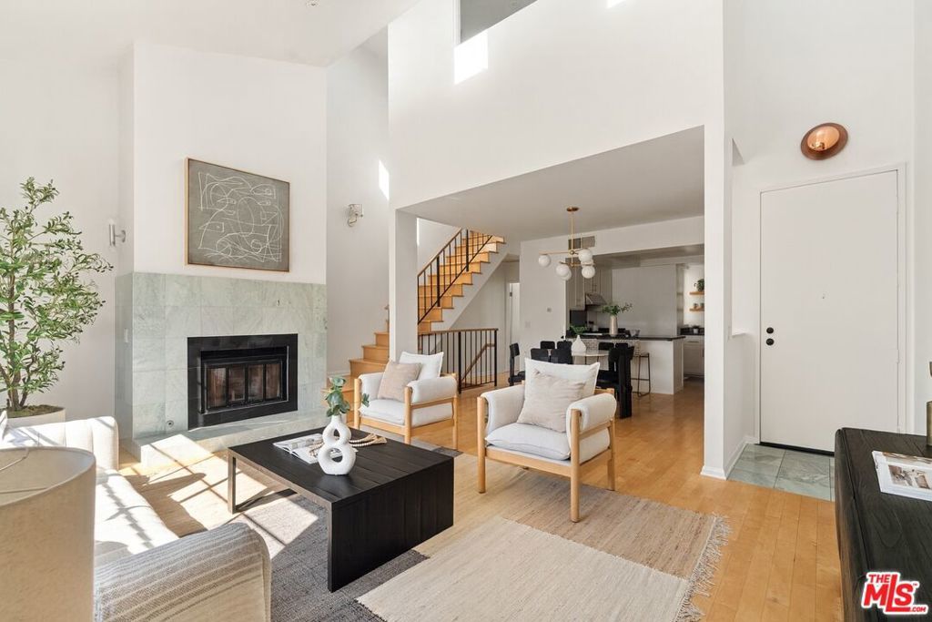 Photo of Listing #25609247