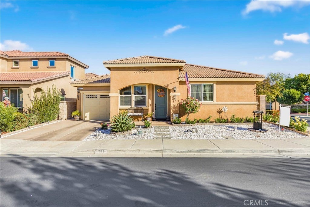 Photo of Listing #IV25247178