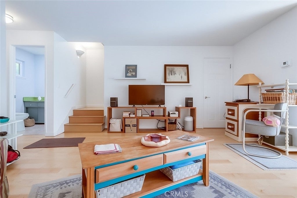 Photo of Listing #OC25247360