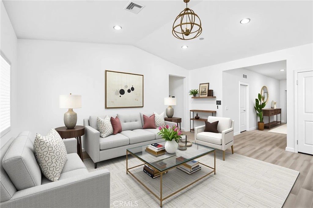 Photo of Listing #SW25247517