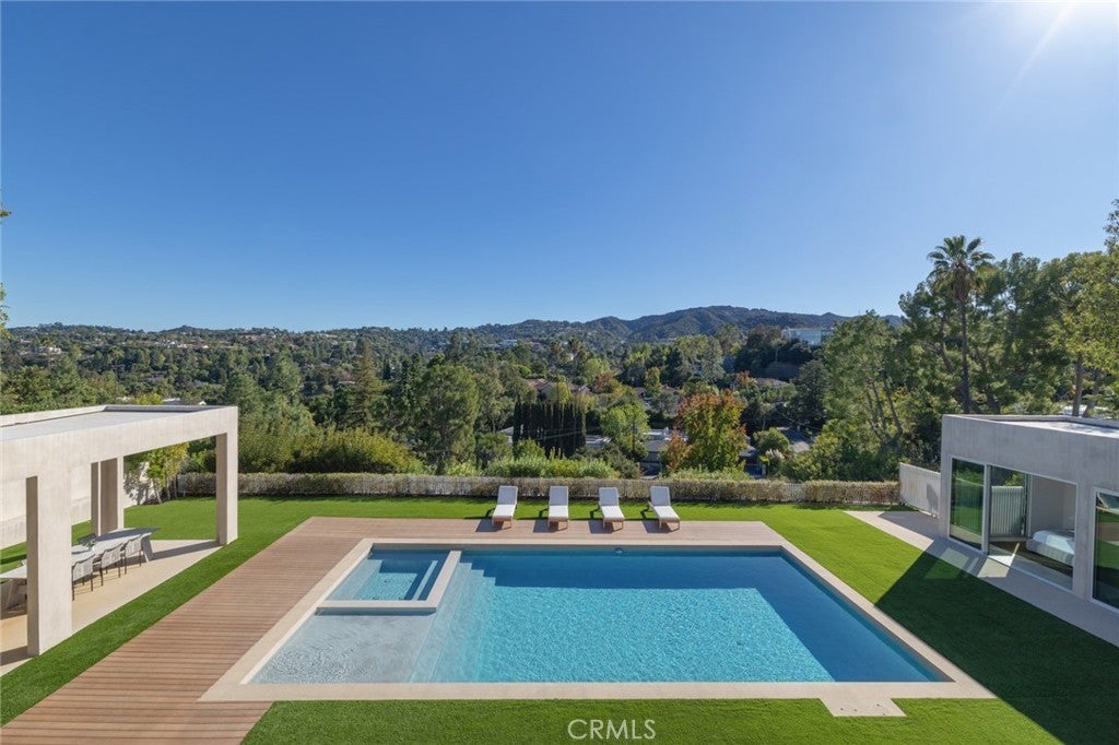 Photo of Listing #SR25230937