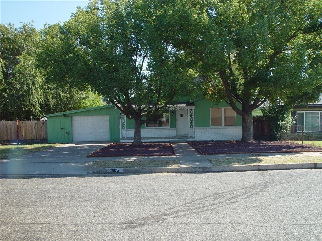 405 Riverside Avenue, Chowchilla