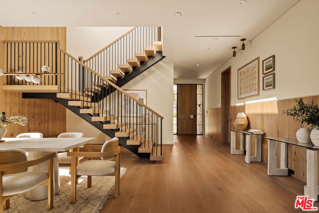 Photo of Listing #25609525