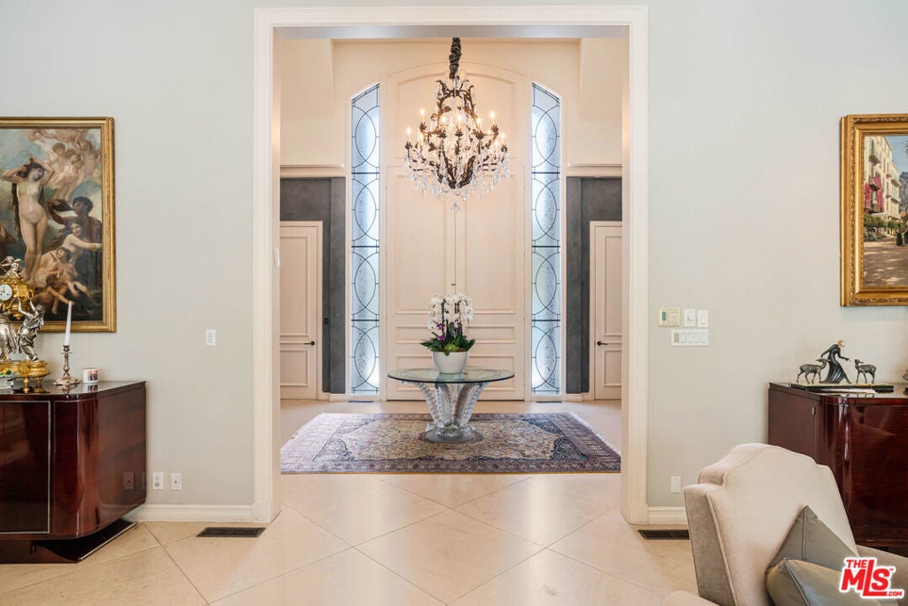 Photo of Listing #25611195