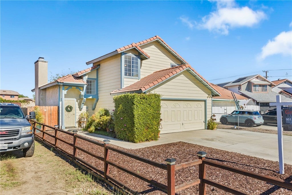 Photo of Listing #IV25247935