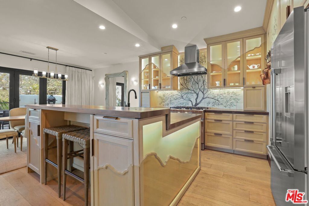 Photo of Listing #25610993