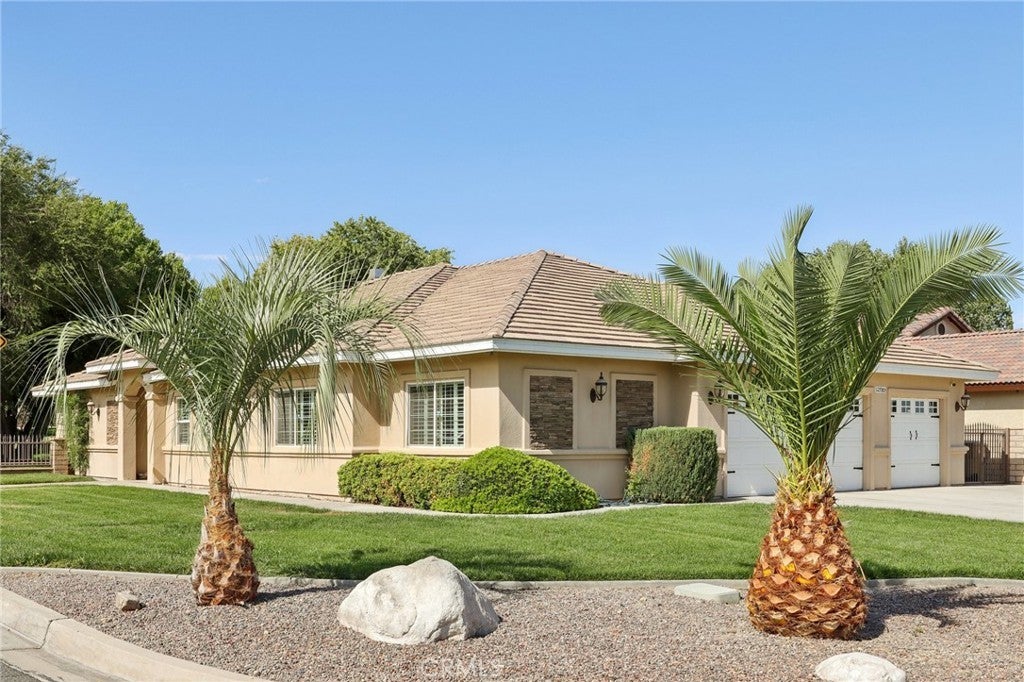 12780 Golf Course Drive, Victorville