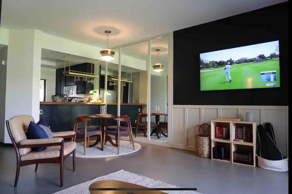 28621 Portales Drive, Cathedral City