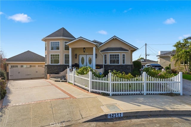 12317 Navy Street, Los Angeles