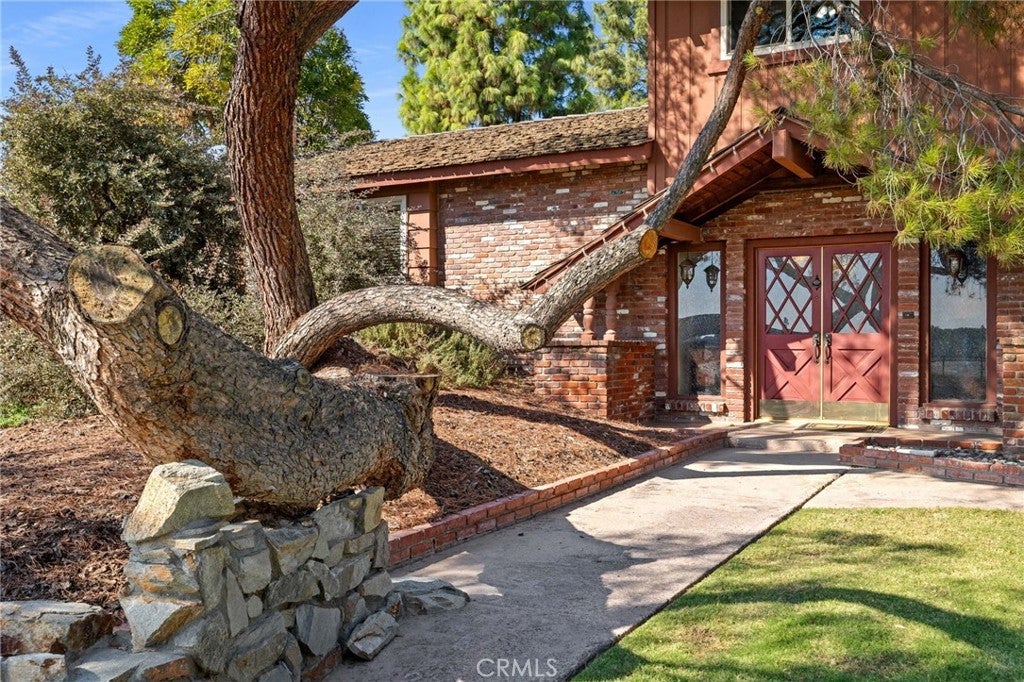 Photo of Listing #SR25247070