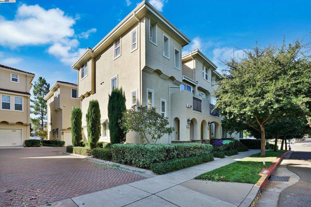 Photo of Listing #41115972