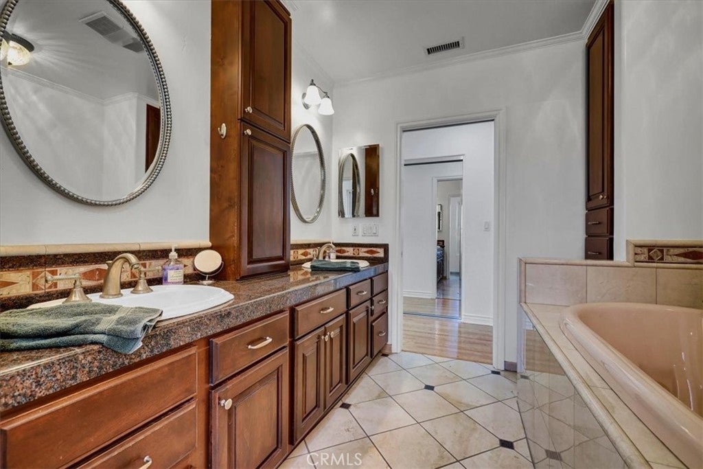 Photo of Listing #PW25206803