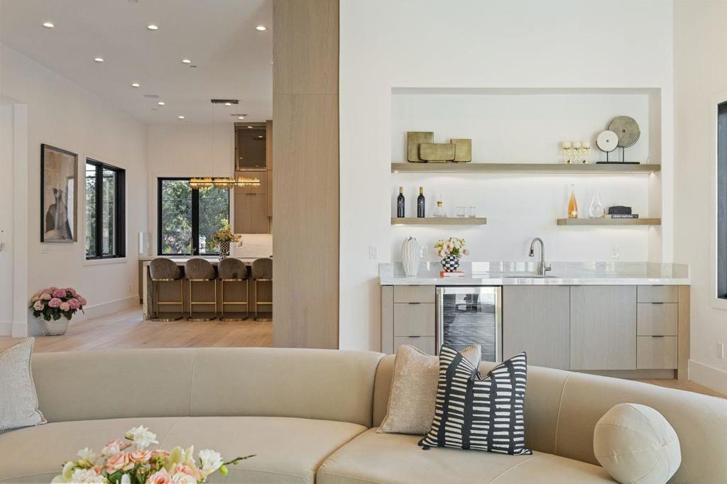 Photo of Listing #ML82012969