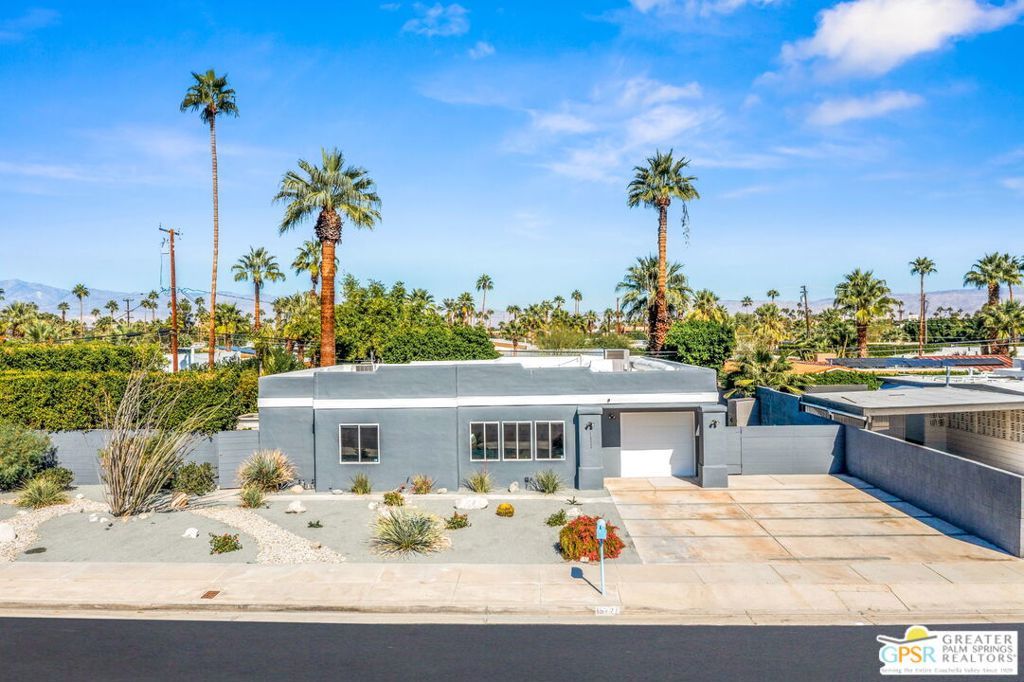 1572 Riverside Drive, Palm Springs