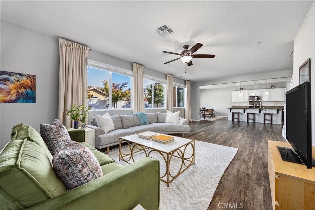 Photo of Listing #SR25248110