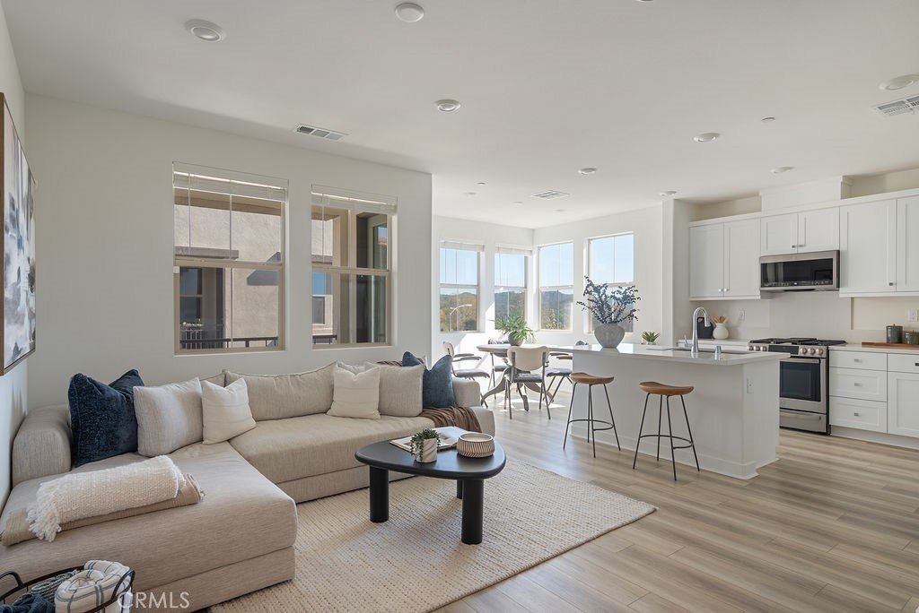 Photo of Listing #NP25248549