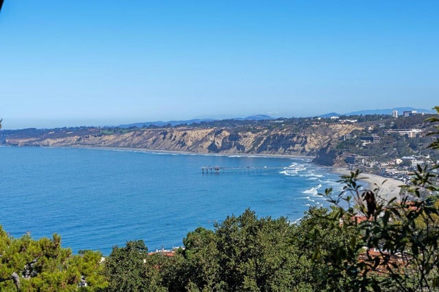 1641 Crespo, La Jolla.