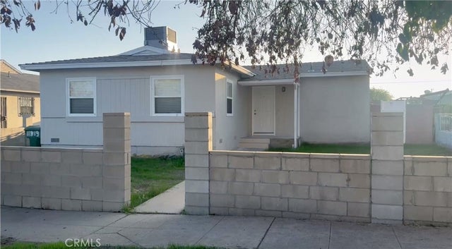 11319 Glenoaks, Pacoima