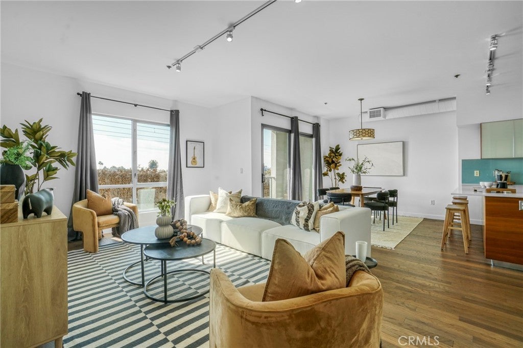 Photo of Listing #SR25248114