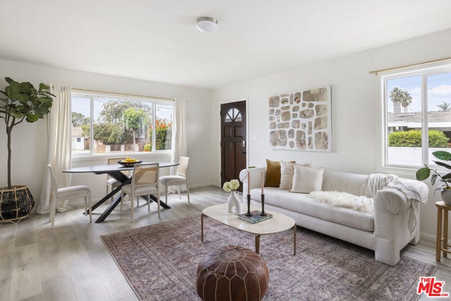 1551 W 122nd Street, Los Angeles